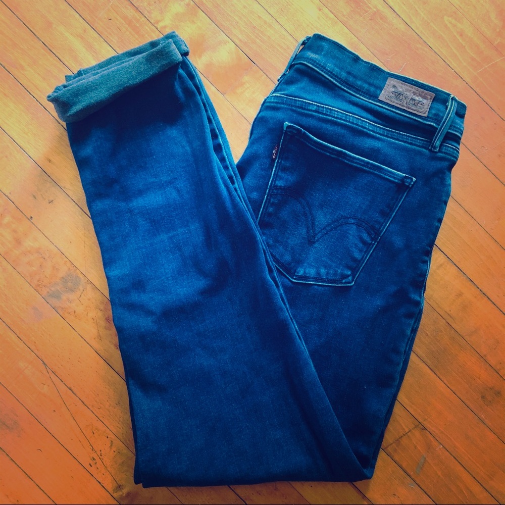 Levi’s 512 Dark Wash High Waisted Slimming Jegging